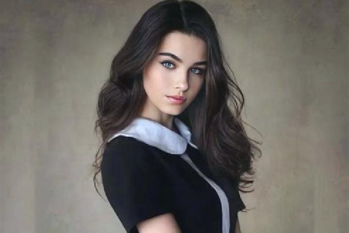 Violet, 37, a brunette grey-eyed slavic companion based in Rakoscsaba. Offering Roleplay, Erotic Massage, Tantra, OWO. Available for incall and outcall, day ...