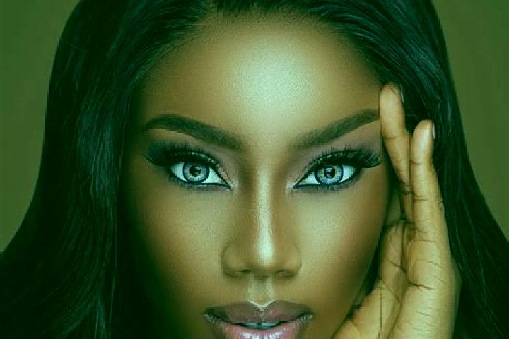 Violet, 37, a chestnut blue-eyed ebony companion based in Keperra. Offering Roleplay, A-Level. Available for incall and outcall, overnight bookings available.