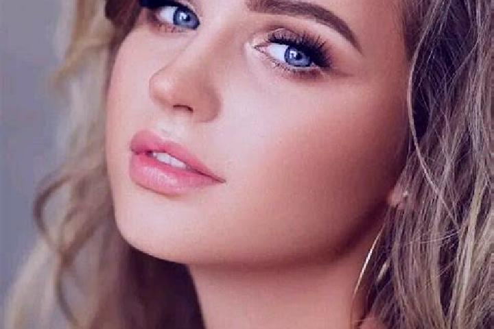 Violet, 37, a dark blonde blue-eyed european companion based in Suutarila. Offering GFE, Fetish, OWO, Domination. Available for incall and outcall, day and e...