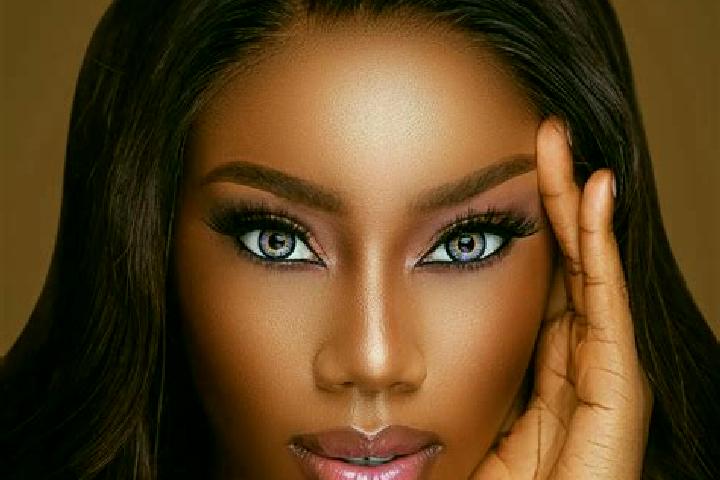 Violet, 37, a red blue-eyed ebony companion based in Bledal. Offering Roleplay, A-Level, 69, CIM. Available for incall and outcall, day and evening dates.