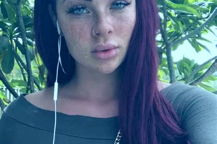 Violet, 37, a red green-eyed mediterranean companion based in Lobnitz. Offering BDSM, OWO, Party Girl, CIM. Available for incall and outcall, day and evening...