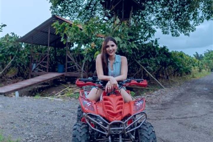 Violet, 37 — Escort in La Troncal, Ecuador