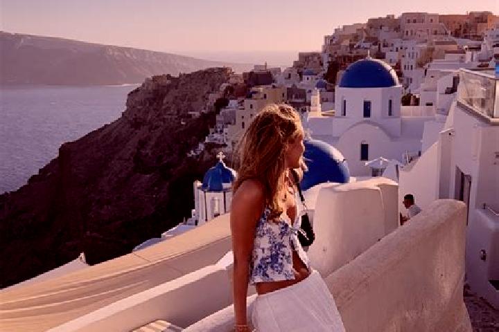 Violet, 37 — Escort in Oia, Portugal