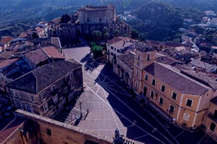 Violet, 37 — Escort in San Mauro Marchesato, Italy