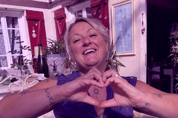 Violet, 37 — Escort in Saussay, France