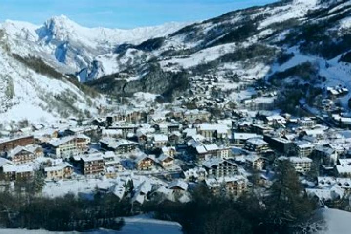 Violet, 37 — Escort in Valloire, France