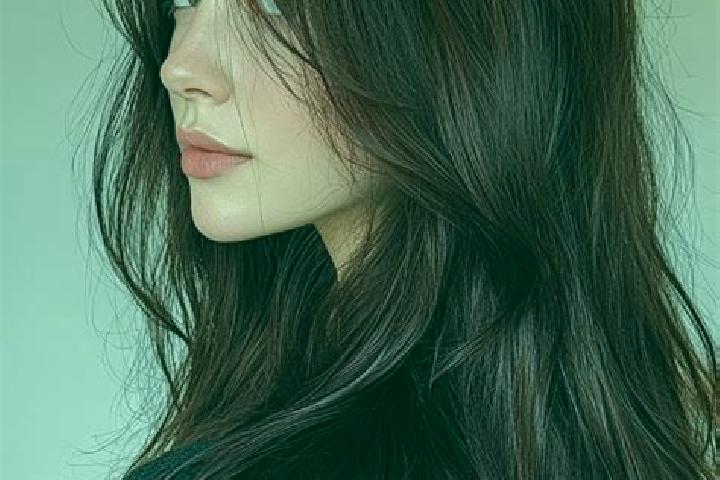 Violet, 38, a auburn brown-eyed caucasian companion based in Ruesca. Offering Deep French Kissing, Roleplay, CIM. Available for incall and outcall, day and e...