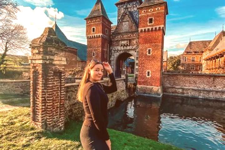Violet, 38, a auburn grey-eyed european companion based in Sint-Pieters-Voeren. Offering CIM, Couples, Erotic Massage, BDSM. Available for incall and outcall...