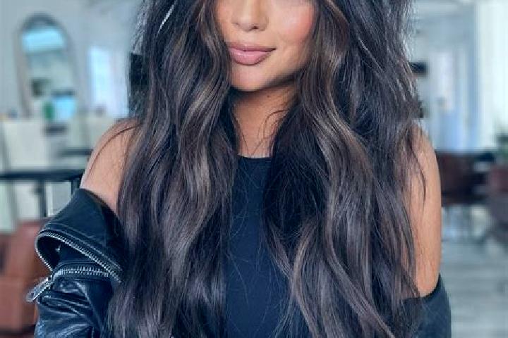 Violet, 38, a brunette dark-eyed ebony companion based in Fleurigne. Offering OWO, Roleplay, 69, Girlfriend Experience, Massage. Available for incall and out...