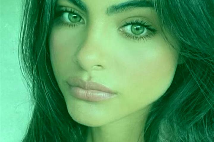 Violet, 38, a brunette dark-eyed middle eastern companion based in Garachine. Offering Overnight, Massage, Travel Companion, Domination, 69. Available for in...