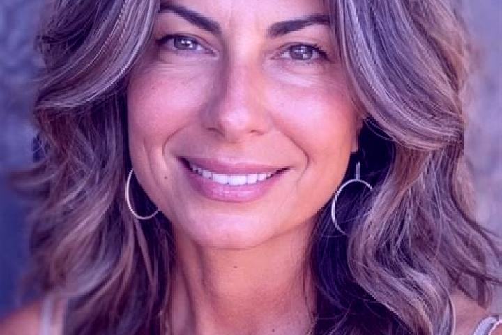 Violet, 38, a brunette grey-eyed latina companion based in Rurberg. Offering Deep French Kissing, Girlfriend Experience. Available for incall and outcall, da...