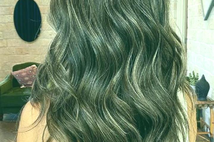 Violet, 38, a brunette grey-eyed mixed companion based in Kalaheo. Offering Domination, Striptease, Fetish. Available for incall and outcall, day and evening...