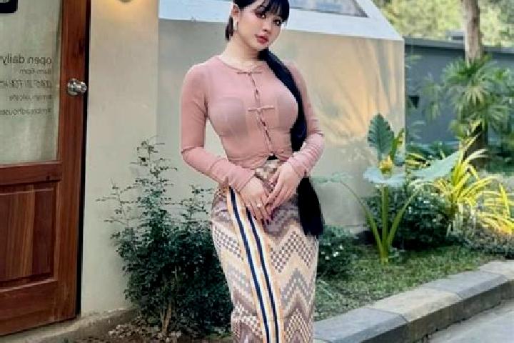 Violet, 38 — Escort in Dar Pein South, Myanmar