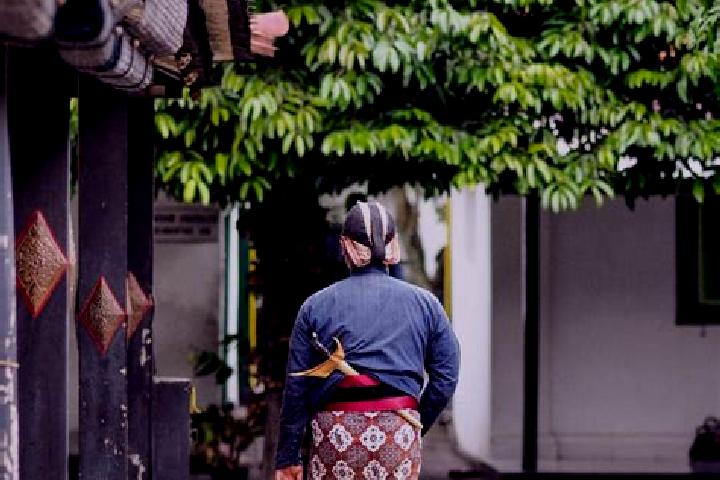 Violet, 38 — Escort in Sendang, Indonesia