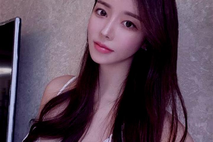 Violet, 38 — Escort in Shuangshipu, China