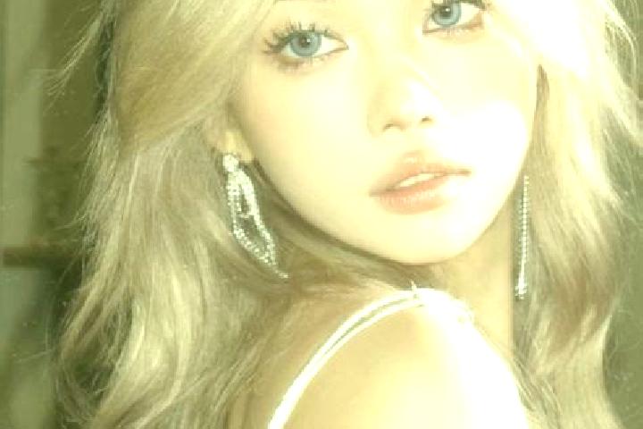 Violet, 39, a platinum blonde brown-eyed asian companion based in Asahi. Offering Dinner Date, Roleplay, OWO. Available for incall and outcall, day and eveni...