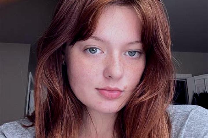 Violet, 39, a red grey-eyed european companion based in Aubevoye. Offering Deep French Kissing, Roleplay, Erotic Massage. Available for incall and outcall, d...