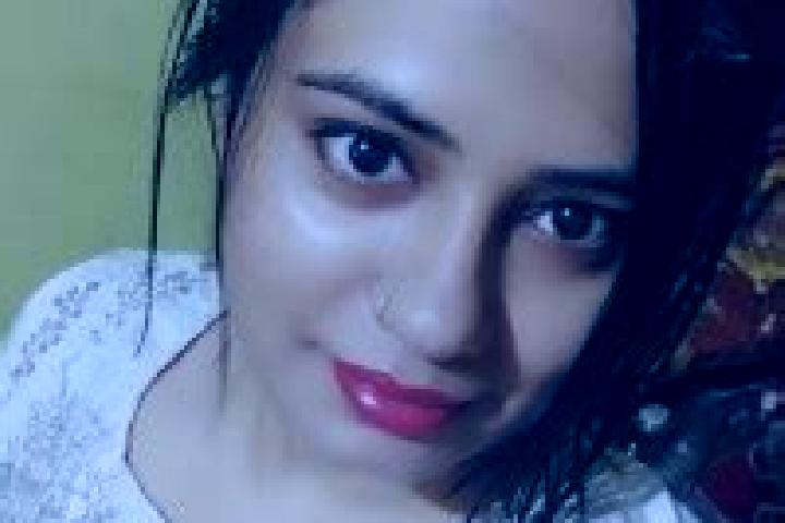 Violet, 39 — Escort in Mauranwan, India
