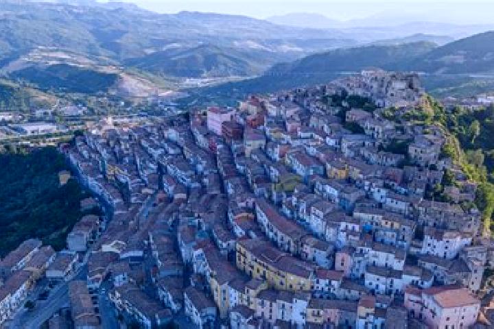 Violet, 39 — Escort in Nuova Conza della Campania, Italy