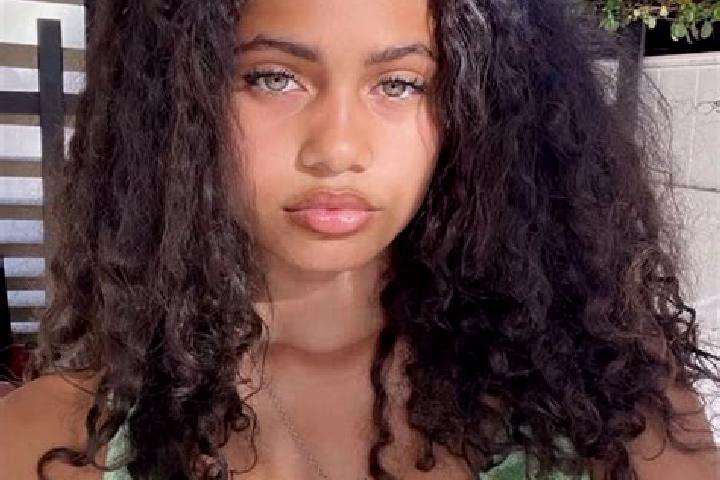Willow, 20, a red green-eyed mixed companion based in Pinarayi. Offering OWO, BDSM. Available for incall and outcall, day and evening dates.