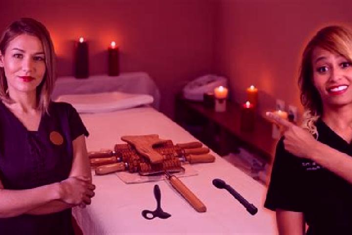 Willow, 21, a blonde dark-eyed mixed companion based in Santa Marta de Tormes. Offering Girlfriend Experience, Prostate Massage, Duos, 69, Overnight. Availab...
