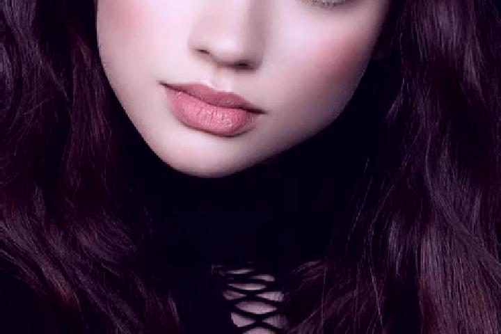 Willow, 21, a brunette dark-eyed mixed companion based in Burg bei Magdeburg. Offering Roleplay, Dinner Date, Massage. Available for incall and outcall, over...