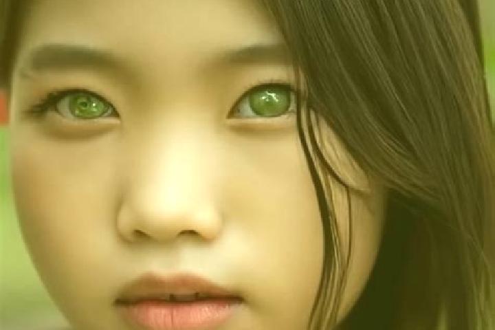 Willow, 21, a red green-eyed asian companion based in Liangxiang. Offering Striptease, Erotic Massage, Tantra, Girlfriend Experience, Domination. Available f...