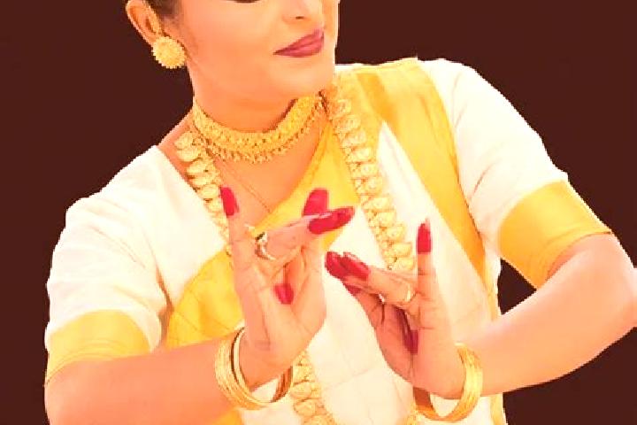 Willow, 21 — Escort in Pathanamthitta, India