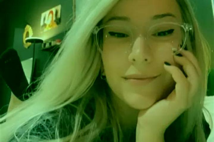 Willow, 22, a blonde amber-eyed caucasian companion based in Saint-Rogatien. Offering Travel Companion, Overnight, Massage, CIM. Available for incall and out...