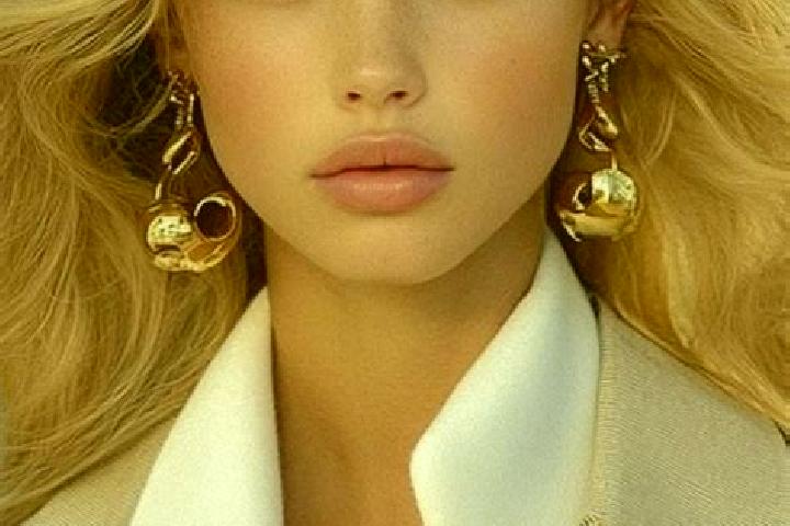 Willow, 22, a blonde amber-eyed european companion based in Francavilla al Mare. Offering Dinner Date, CIM, 69. Available for incall and outcall, day and eve...