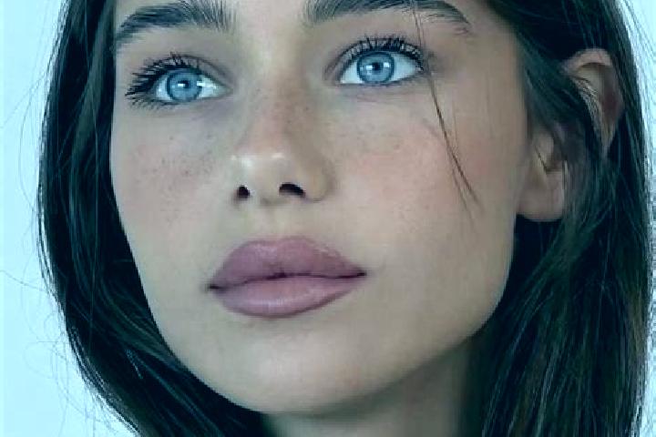 Willow, 22, a brunette blue-eyed mediterranean companion based in Al Kahla . Offering A-Level, Deep French Kissing, Roleplay, Fetish. Available for incall an...