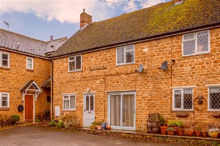 Willow, 22 — Escort in Barford St Michael, United Kingdom