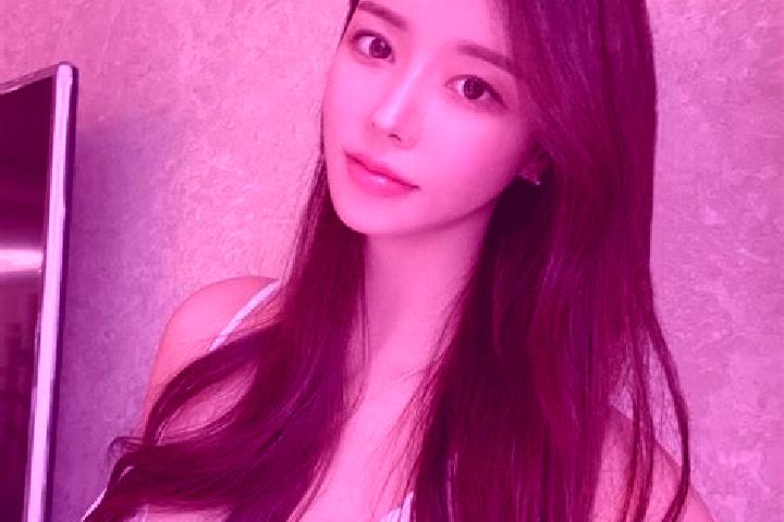 Willow, 22 — Escort in Daoba, China