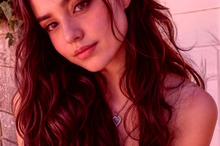 Willow, 23, a auburn amber-eyed middle eastern companion based in Sassenage. Offering Massage, CIM. Available for incall and outcall, overnight bookings avai...