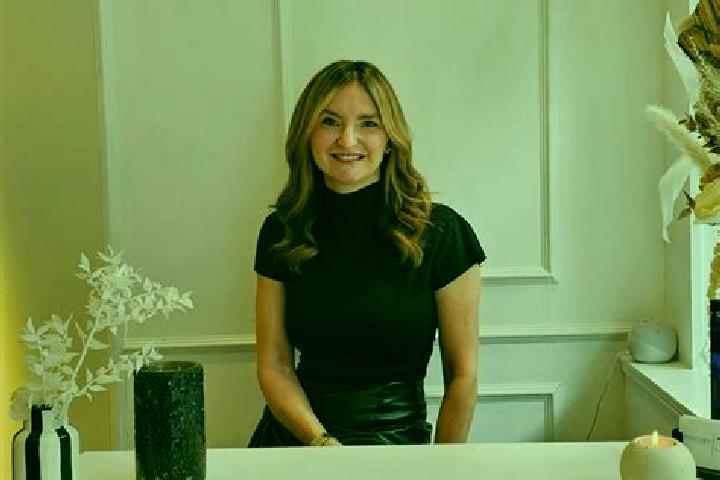 Willow, 23, a auburn blue-eyed mixed companion based in Bridge of Weir. Offering Roleplay, Dinner Date, Domination, Erotic Massage. Available for incall and ...
