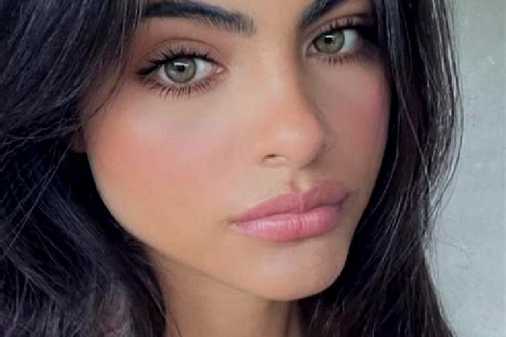 Willow, 23, a auburn dark-eyed indian companion based in Draza Vas. Offering Couples, Deep French Kissing, 69. Available for incall and outcall, overnight bo...