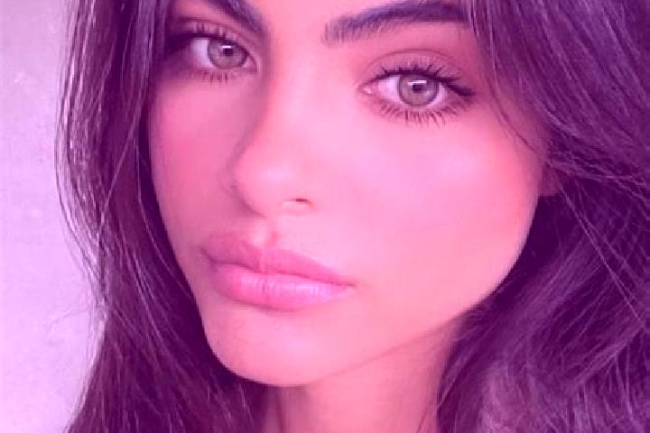 Willow, 23, a black hazel-eyed european companion based in Castel San Vincenzo. Offering Dinner Date, OWO, BDSM. Available for incall and outcall, day and ev...