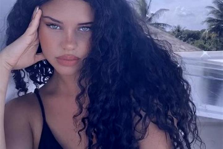 Willow, 24, a black grey-eyed latina companion based in Constance Bay. Offering BDSM, A-Level, Duos. Available for incall and outcall, day and evening dates.