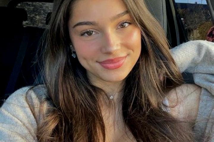 Willow, 25, a brunette green-eyed slavic companion based in Rancamaya. Offering Domination, Prostate Massage, Fetish, Dinner Date, Party Girl. Available for ...