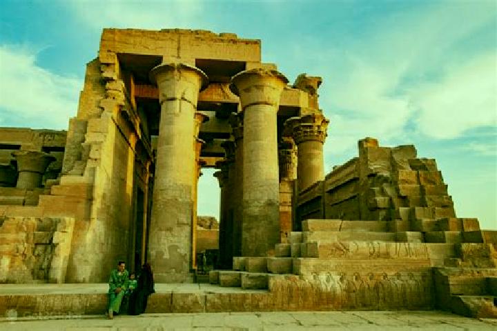 Willow, 25 — Escort in Kom Ombo, Egypt