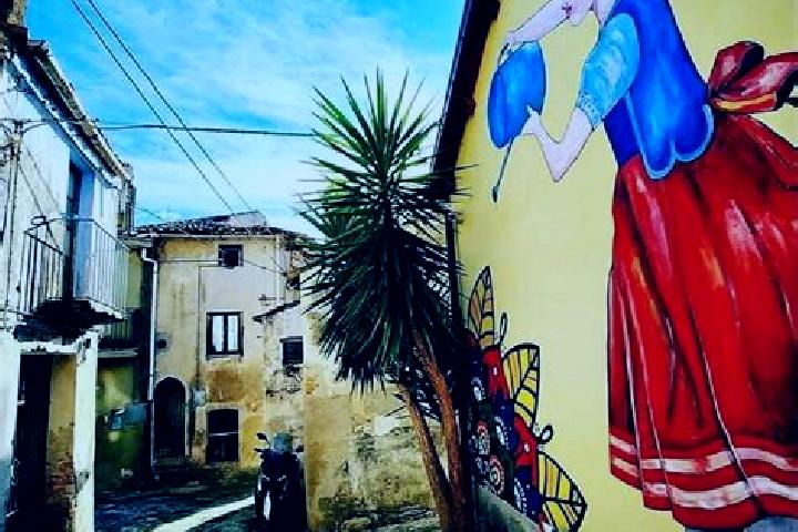 Willow, 25 — Escort in Petilia Policastro, Italy
