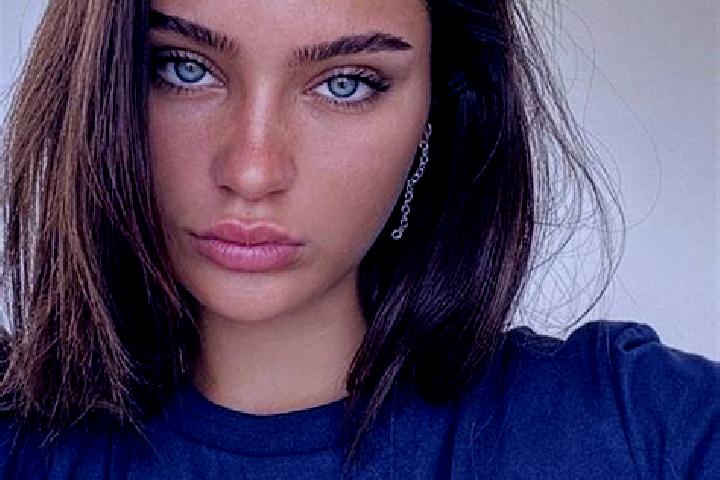 Willow, 26, a brunette blue-eyed middle eastern companion based in Tadrart. Offering Dinner Date, A-Level, Erotic Massage, Fetish, OWO. Available for incall ...