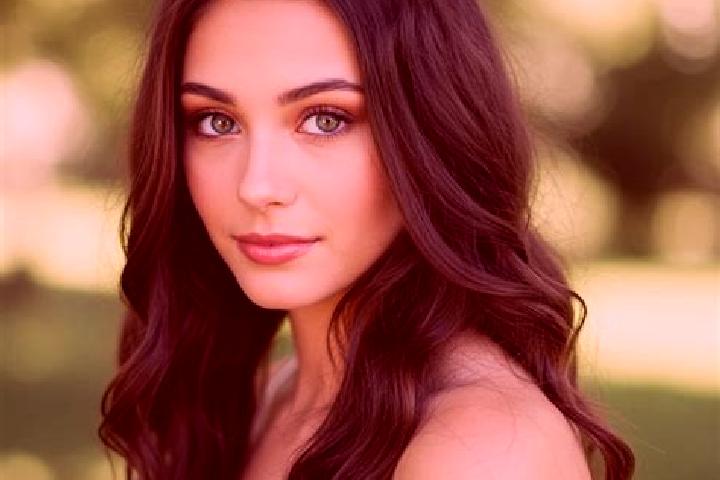 Willow, 26, a brunette hazel-eyed european companion based in Rognes. Offering Dinner Date, Tantra, A-Level, Couples. Available for incall and outcall, day a...