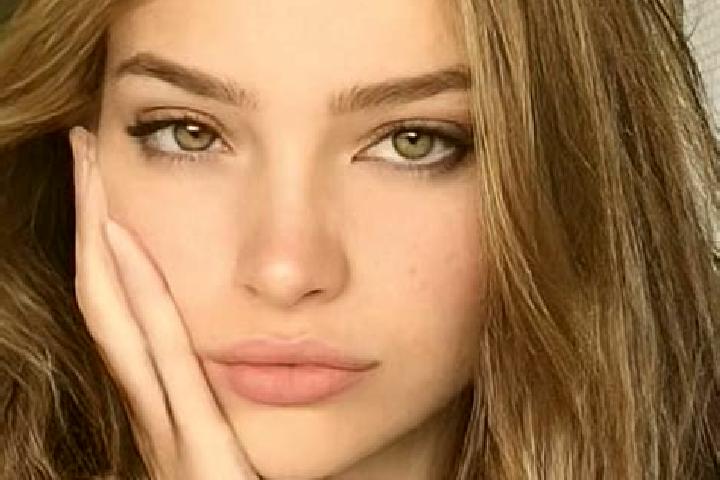 Willow, 26, a dark blonde hazel-eyed latina companion based in Tizguine. Offering GFE, 69, Overnight. Available for incall and outcall, day and evening dates.
