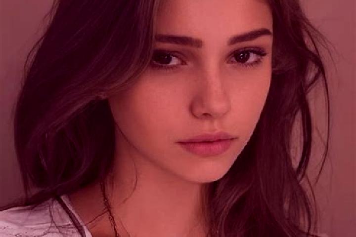 Willow, 26, a red grey-eyed slavic companion based in Djamandioke. Offering Girlfriend Experience, Dinner Date, CIM. Available for incall and outcall, day an...