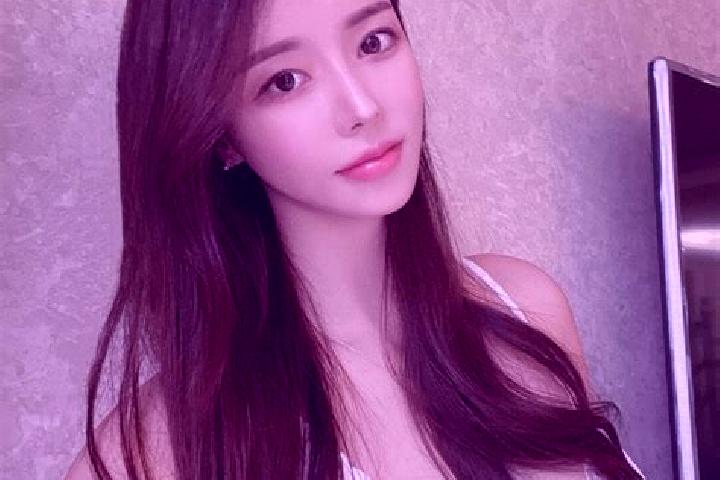 Willow, 26 — Escort in Housan, China