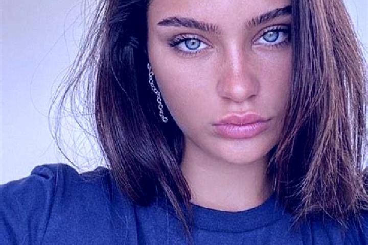 Willow, 27, a brunette blue-eyed ebony companion based in La Puebla de Cazalla. Offering Overnight, Dinner Date, A-Level, 69, Erotic Massage. Available for i...