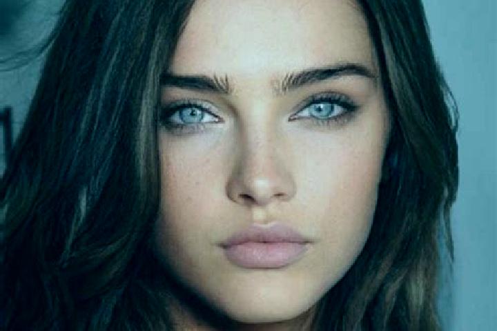 Willow, 27, a brunette green-eyed indian companion based in Salakta. Offering Massage, Tantra, Striptease, OWO, BDSM. Available for incall and outcall, overn...