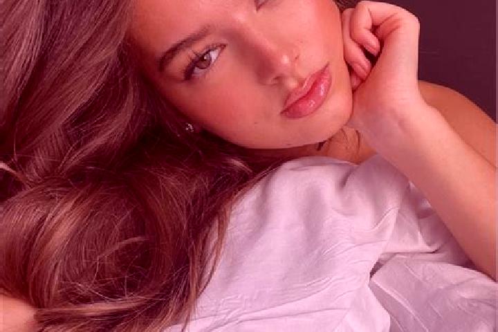 Willow, 27, a brunette hazel-eyed asian companion based in Bukama. Offering A-Level, Domination, Striptease, Girlfriend Experience, Overnight. Available for ...