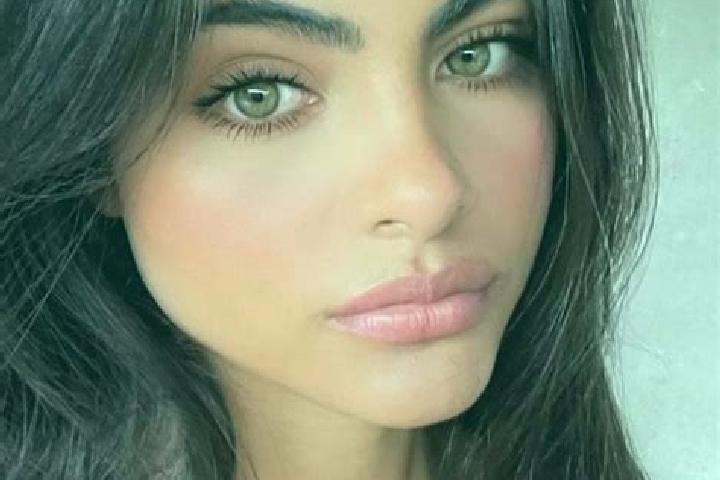 Willow, 27, a chestnut dark-eyed indian companion based in Abano Terme. Offering Couples, OWO, Striptease. Available for incall and outcall, day and evening ...